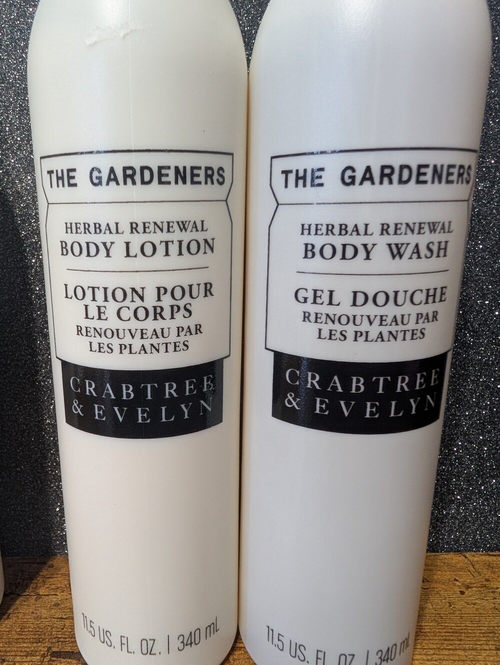 Crabtree & Evelyn The Gardeners Herbal Renewal Bath And Body Set - Picture 4 of 7